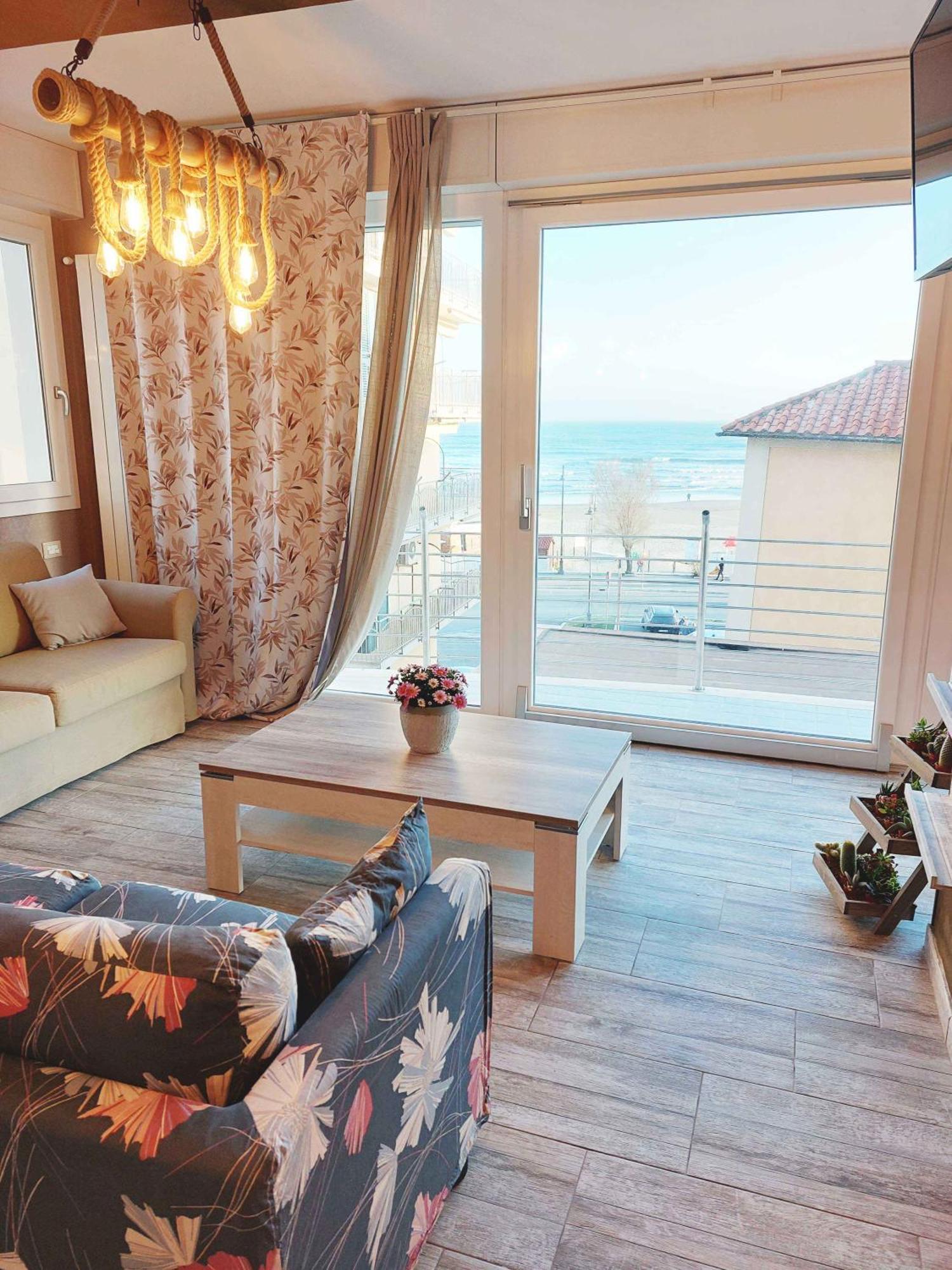 Sweet Home & Wellness Affittacamere Nettuno Eksteriør bilde